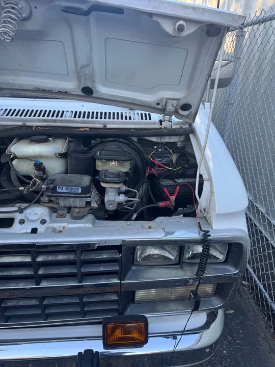 1997 Chevrolet Astro - Image 4 of 19