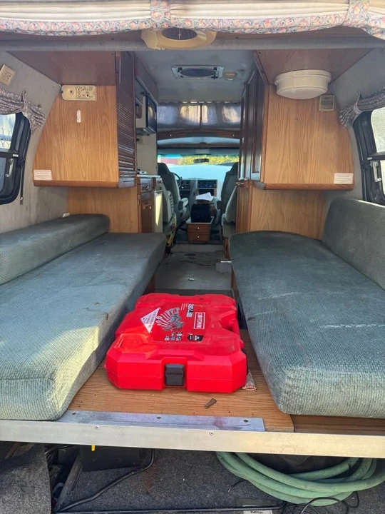1997 Chevrolet Astro - Image 17 of 19