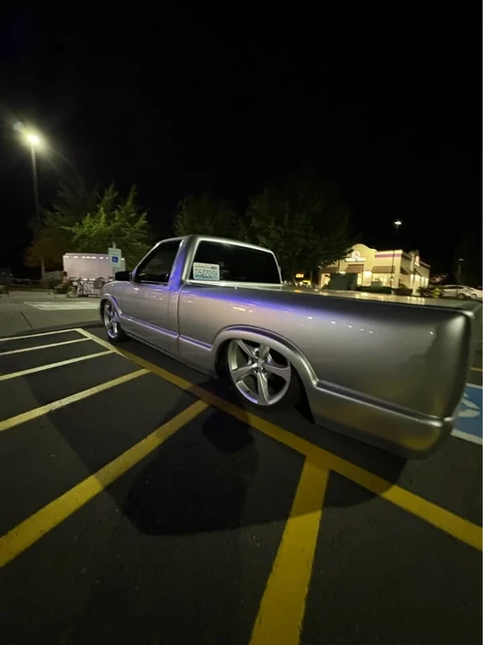 1997 Chevrolet S-10 - Image 2 of 12