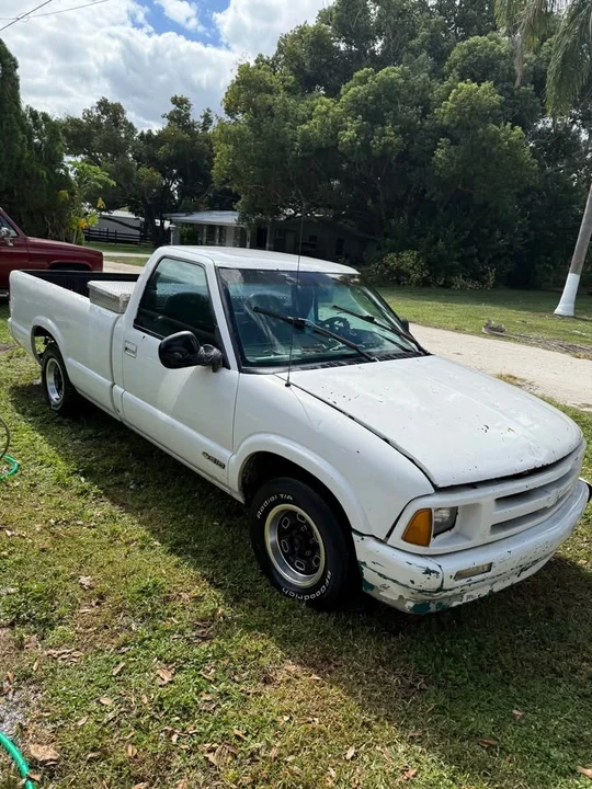 1997 Chevrolet S-10 - Image 4 of 5