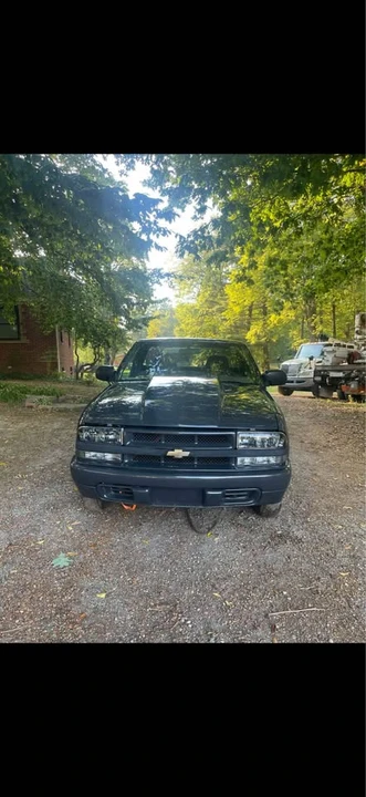 1997 Chevrolet S-10 - Image 4 of 19