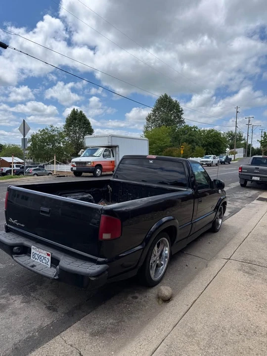 1997 Chevrolet S-10 - Image 10 of 17