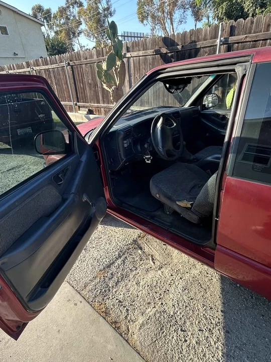 1997 Chevrolet S-10 - Image 7 of 8