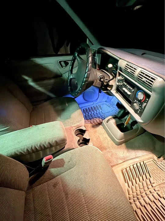 1997 Chevrolet S-10 - Image 5 of 9