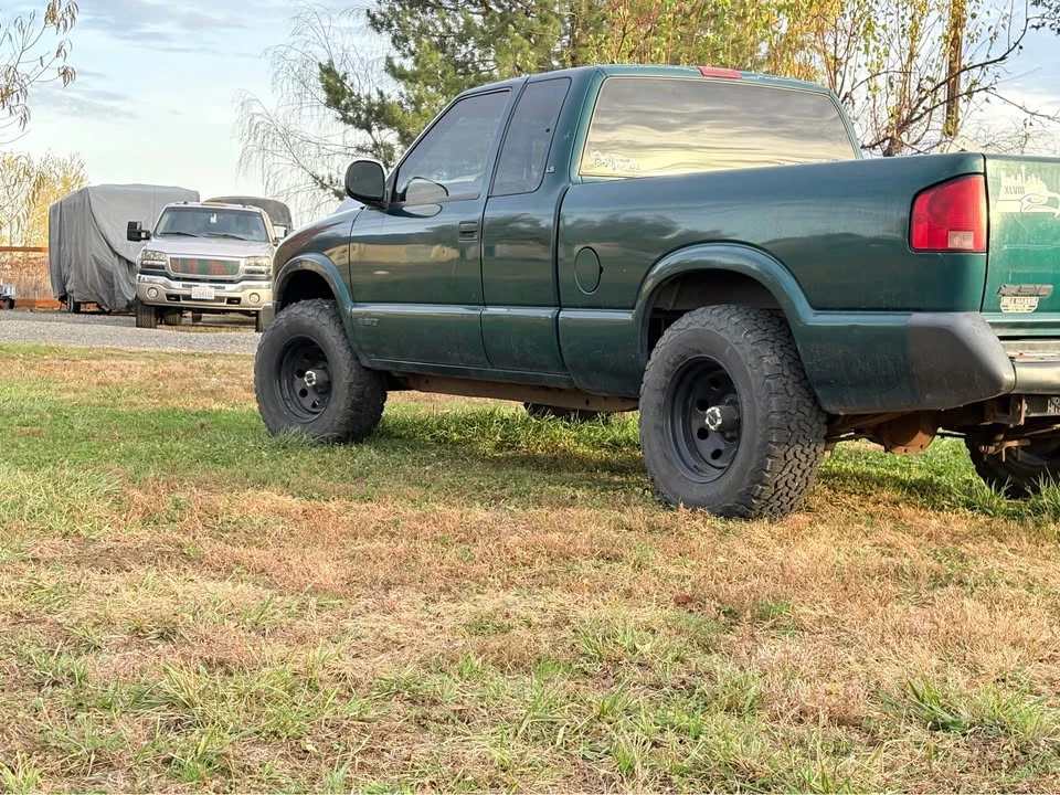 1997 Chevrolet S-10 - Image 2 of 9
