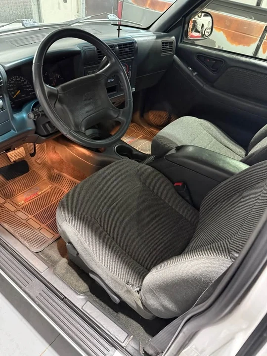 1997 Chevrolet S-10 - Image 6 of 7
