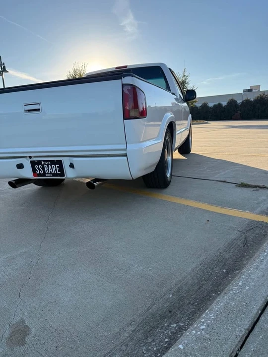 1997 Chevrolet S-10 - Image 2 of 7