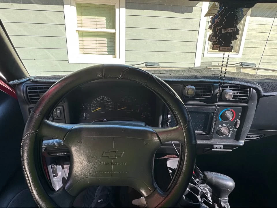 1997 Chevrolet S-10 - Image 8 of 8