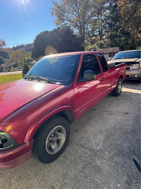 1997 Chevrolet S-10 - Image 2 of 8