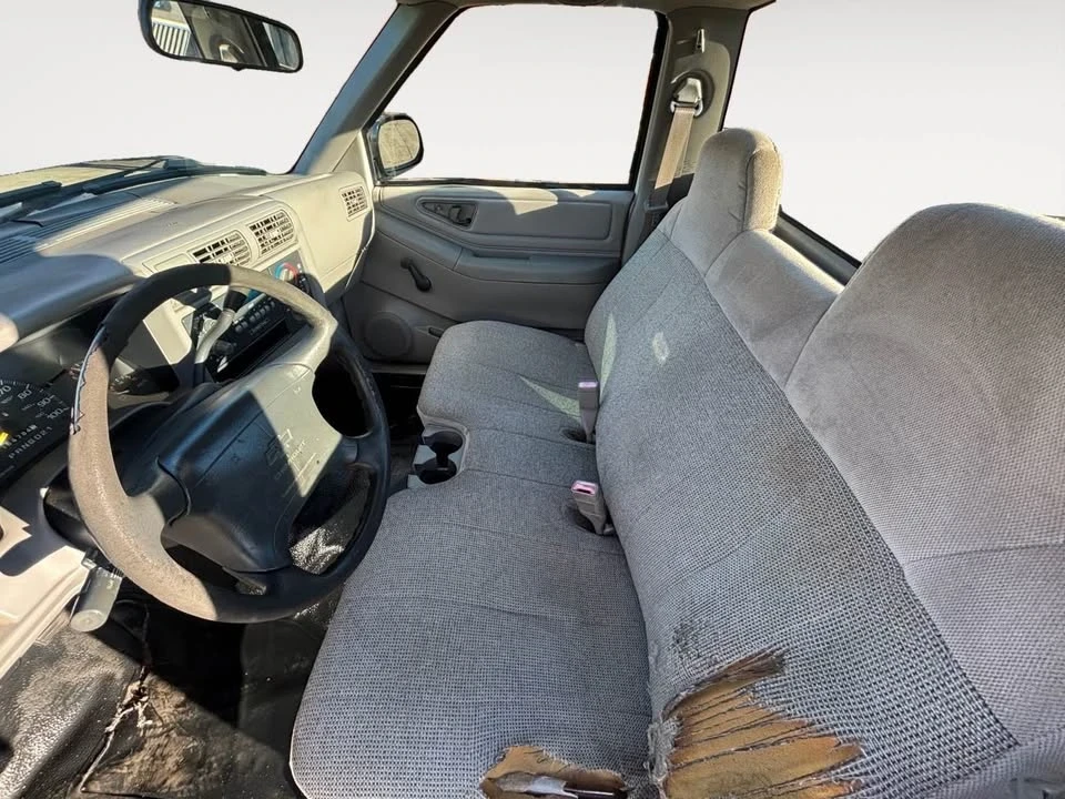 1997 Chevrolet S-10 - Image 10 of 16