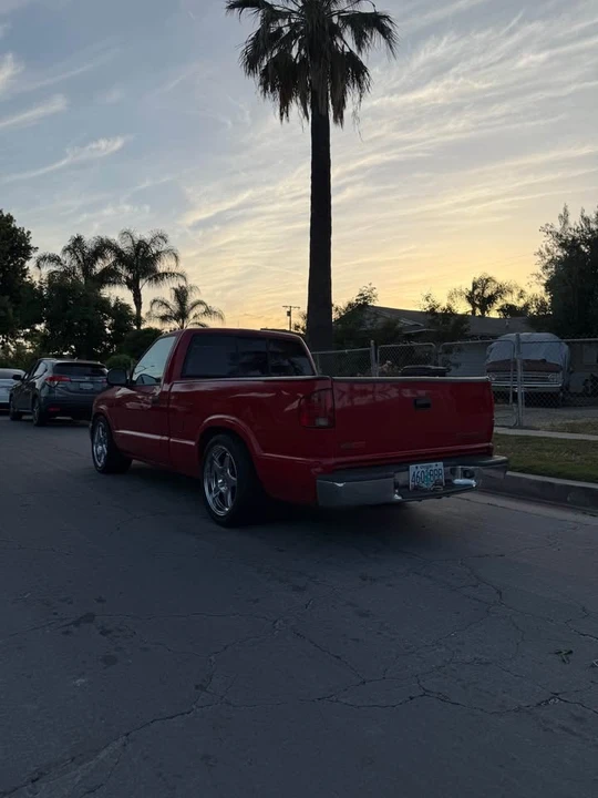 1997 Chevrolet S-10 - Image 2 of 14