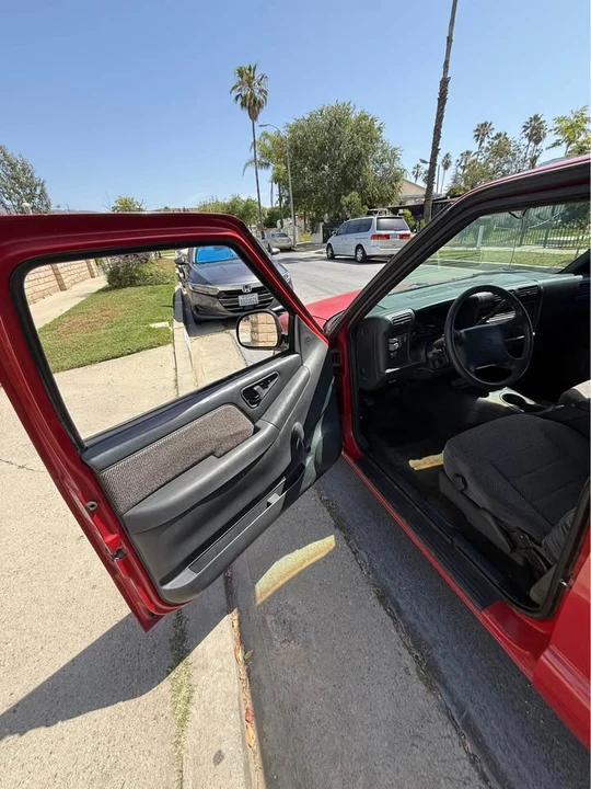 1997 Chevrolet S-10 - Image 6 of 14