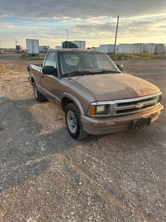 1997 Chevrolet S-10 - Image 3 of 8