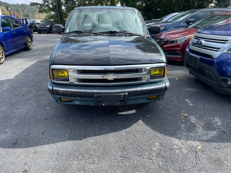 1997 Chevrolet S-10 - Image 2 of 3