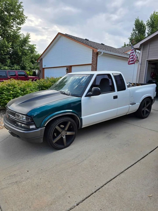 1997 Chevrolet S-10 - Image 2 of 15