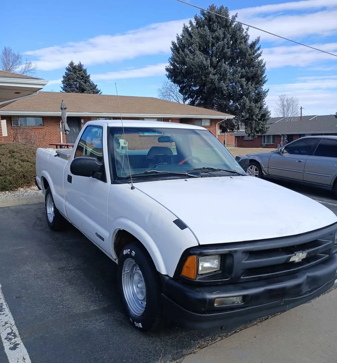 1997 Chevrolet S-10 - Image 3 of 4