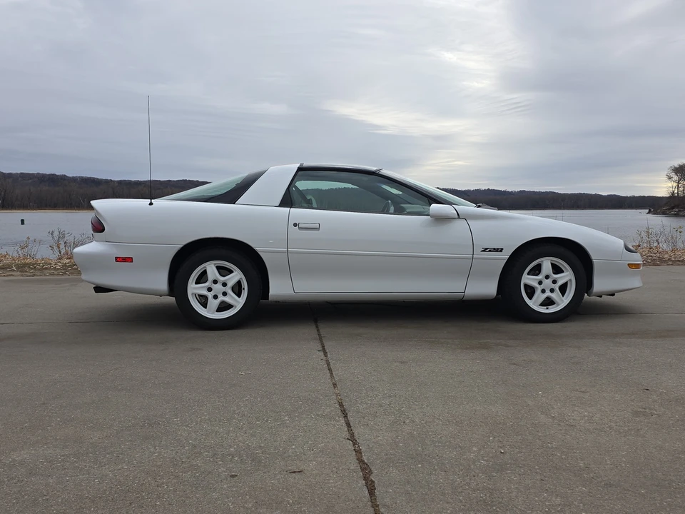 1997 Chevrolet Camaro 4th Gen - Image 10 of 21
