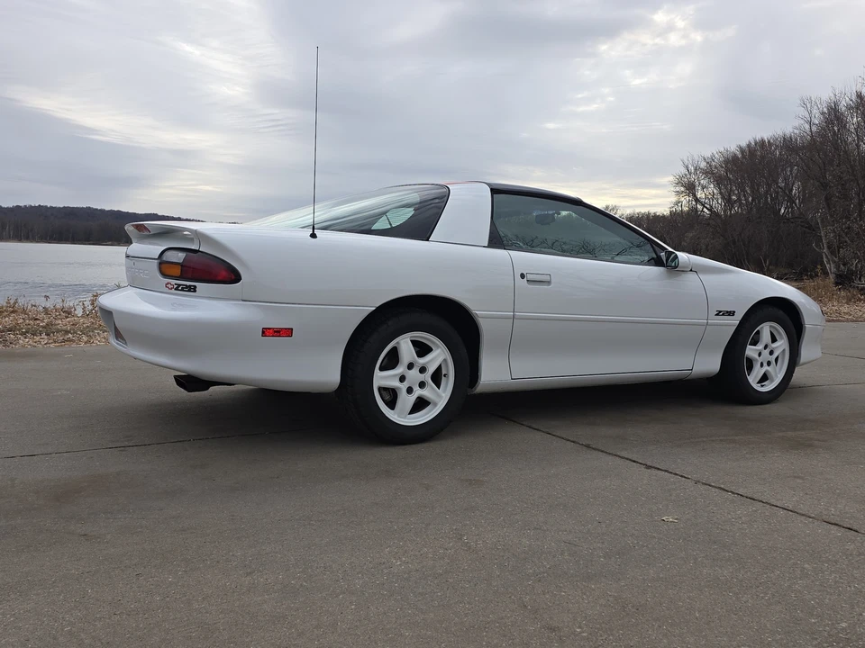 1997 Chevrolet Camaro 4th Gen - Image 11 of 21