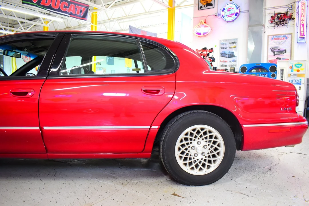 1997 Chrysler Concorde - Image 19 of 20