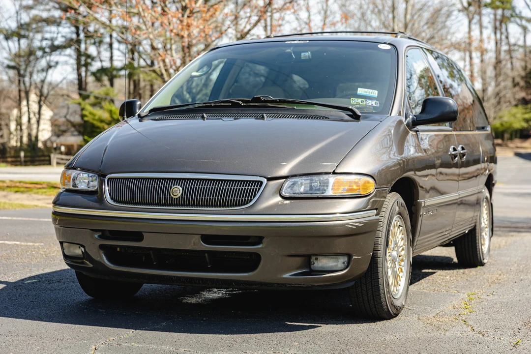 1997 Chrysler Town & Country - Image 27 of 31
