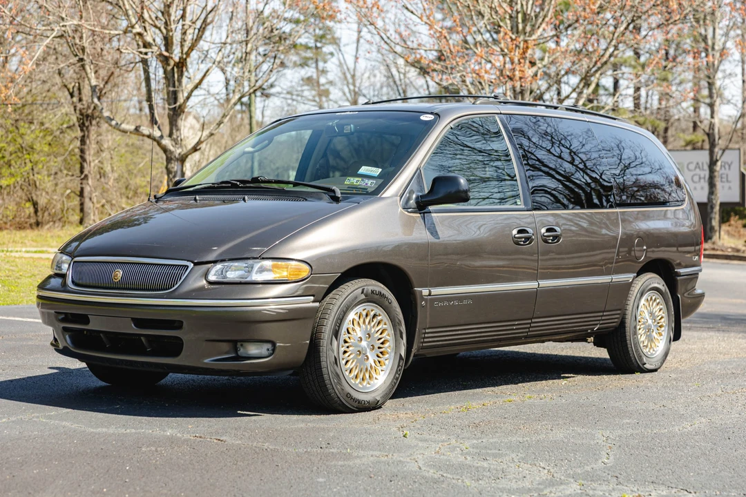 1997 Chrysler Town & Country - Image 26 of 31