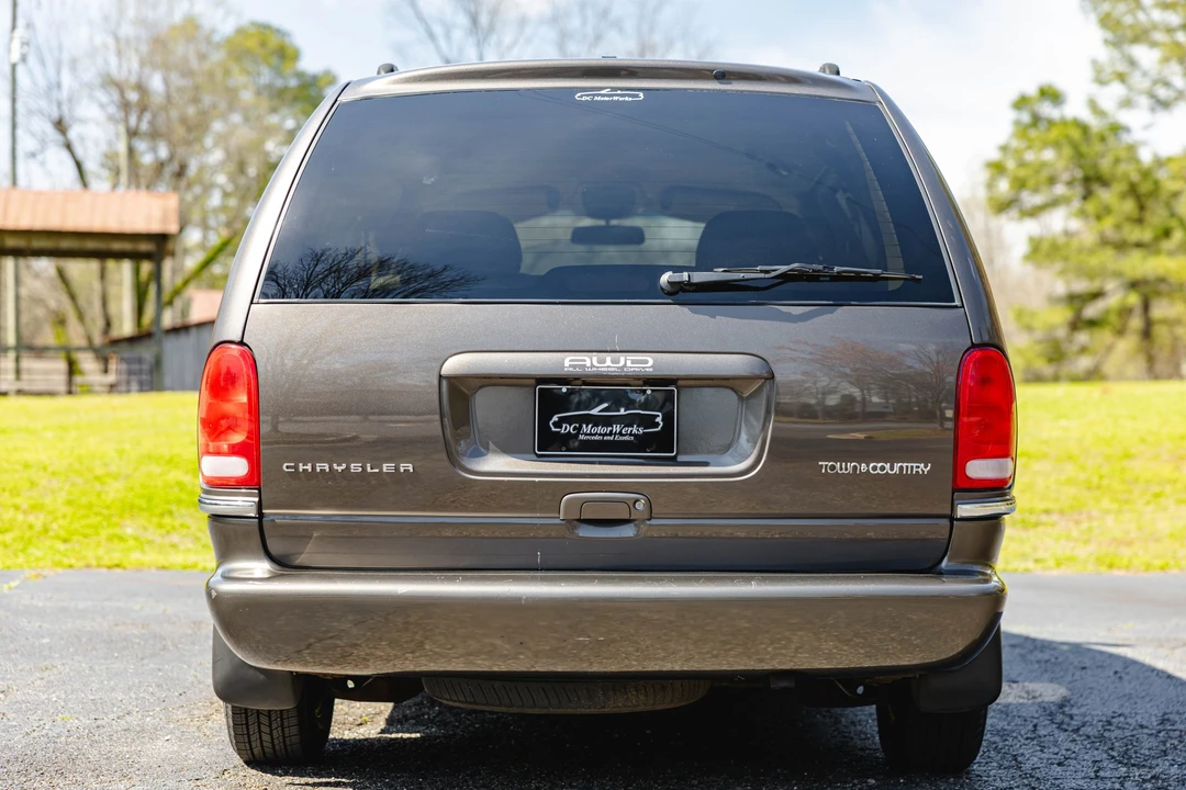 1997 Chrysler Town & Country - Image 16 of 31