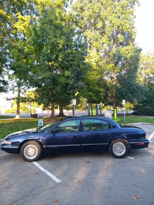 1997 Chrysler Concorde - Image 9 of 19