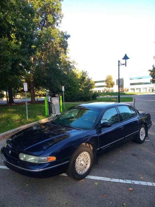1997 Chrysler Concorde - Image 8 of 19