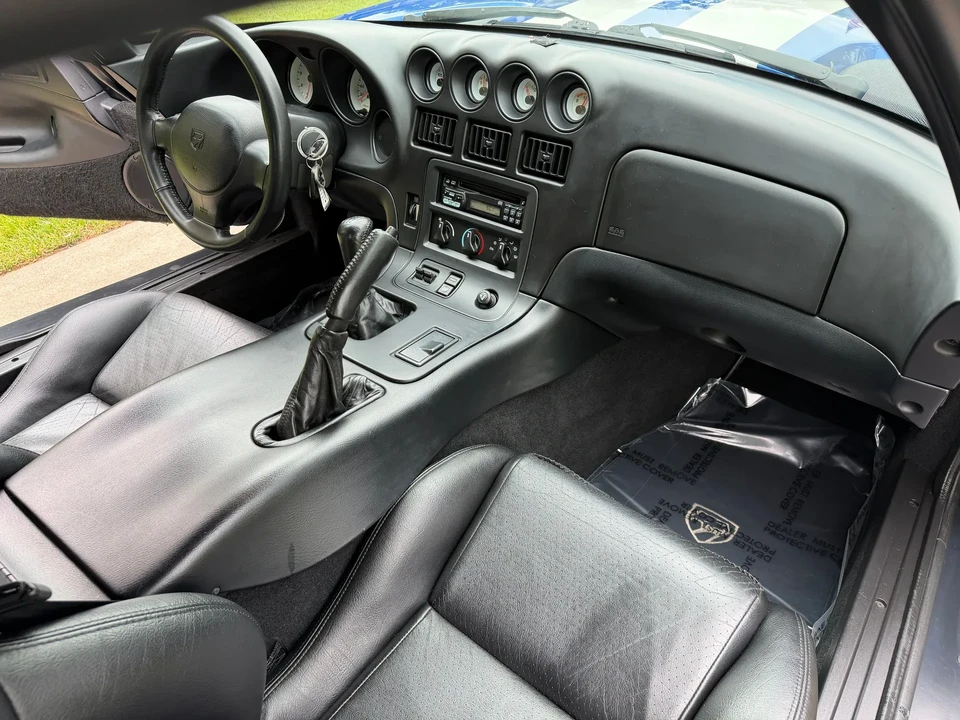 1997 Dodge Viper GTS 2nd Gen - Image 14 of 29