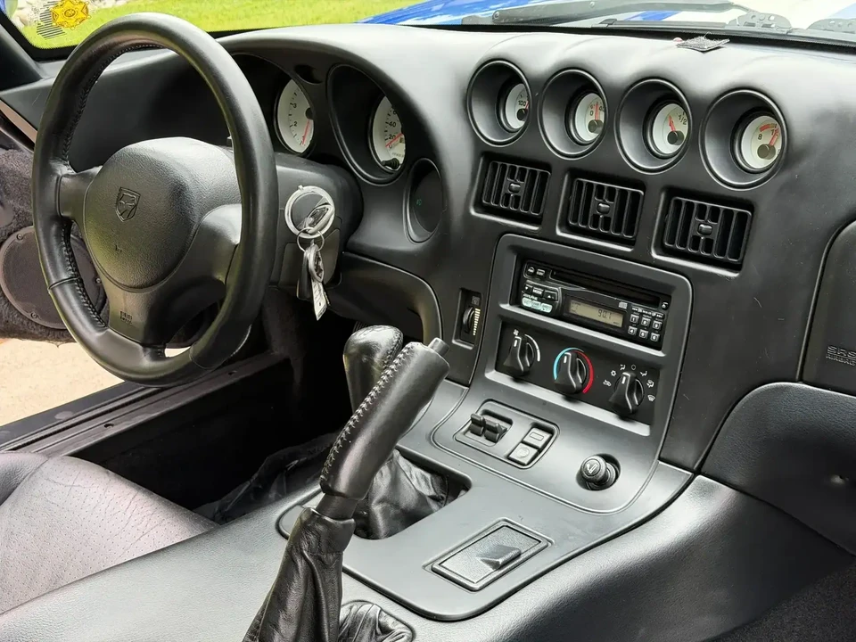 1997 Dodge Viper GTS 2nd Gen - Image 15 of 29