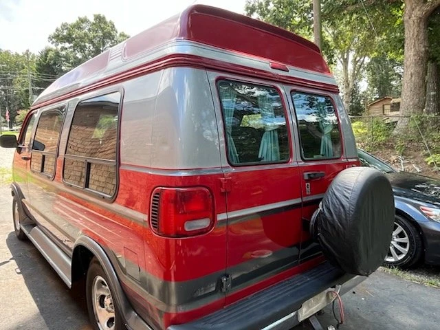 1997 Dodge Ram Van - Image 12 of 31
