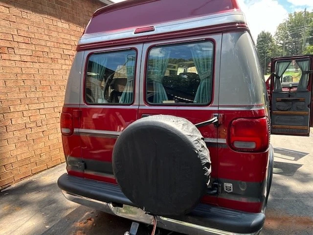 1997 Dodge Ram Van - Image 13 of 31