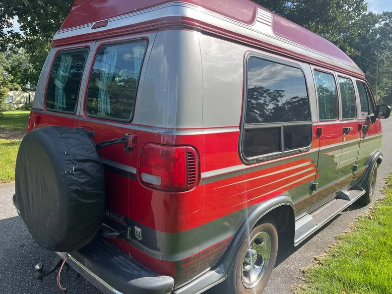 1997 Dodge Ram Van - Image 2 of 31
