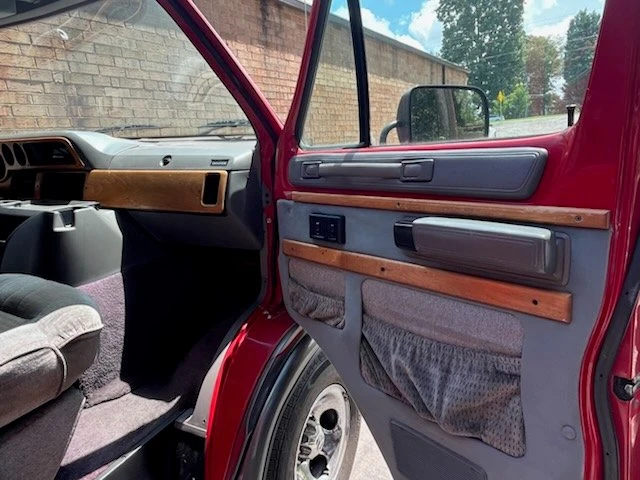 1997 Dodge Ram Van - Image 26 of 31