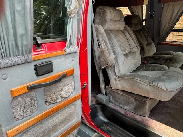 1997 Dodge Ram Van - Image 21 of 31