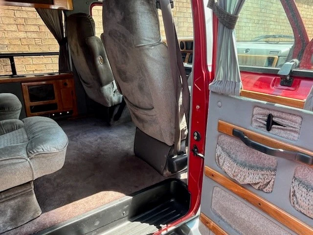 1997 Dodge Ram Van - Image 28 of 31