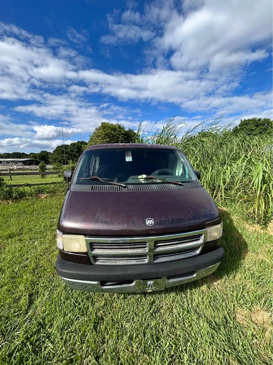 1997 Dodge Ram Van - Image 5 of 10