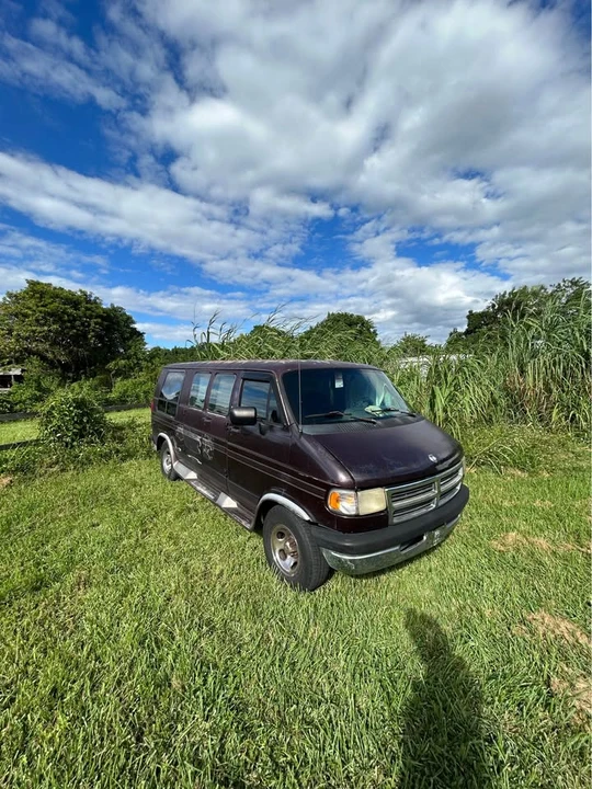 1997 Dodge Ram Van - Image 4 of 10