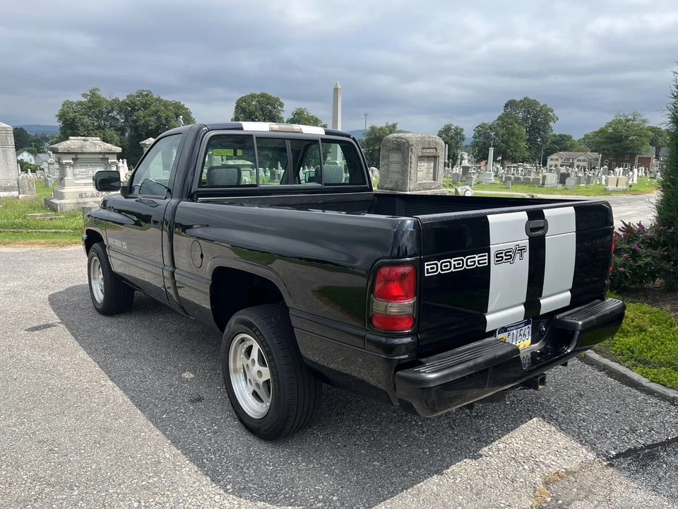 1997 Dodge Ram 1st Gen - Image 4 of 31
