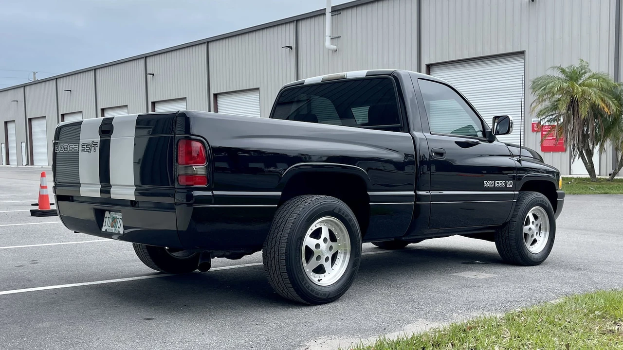 1997 Dodge Ram 2nd Gen - Image 2 of 19