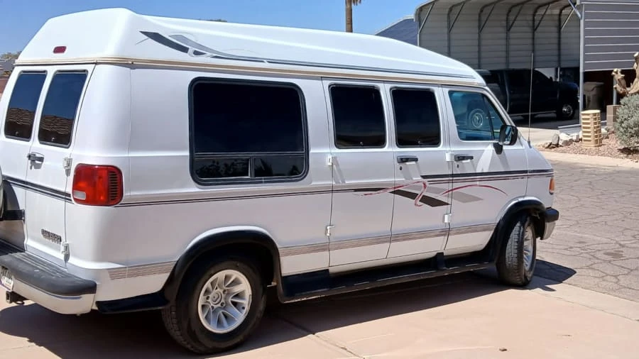 1997 Dodge Ram Van - Image 8 of 13