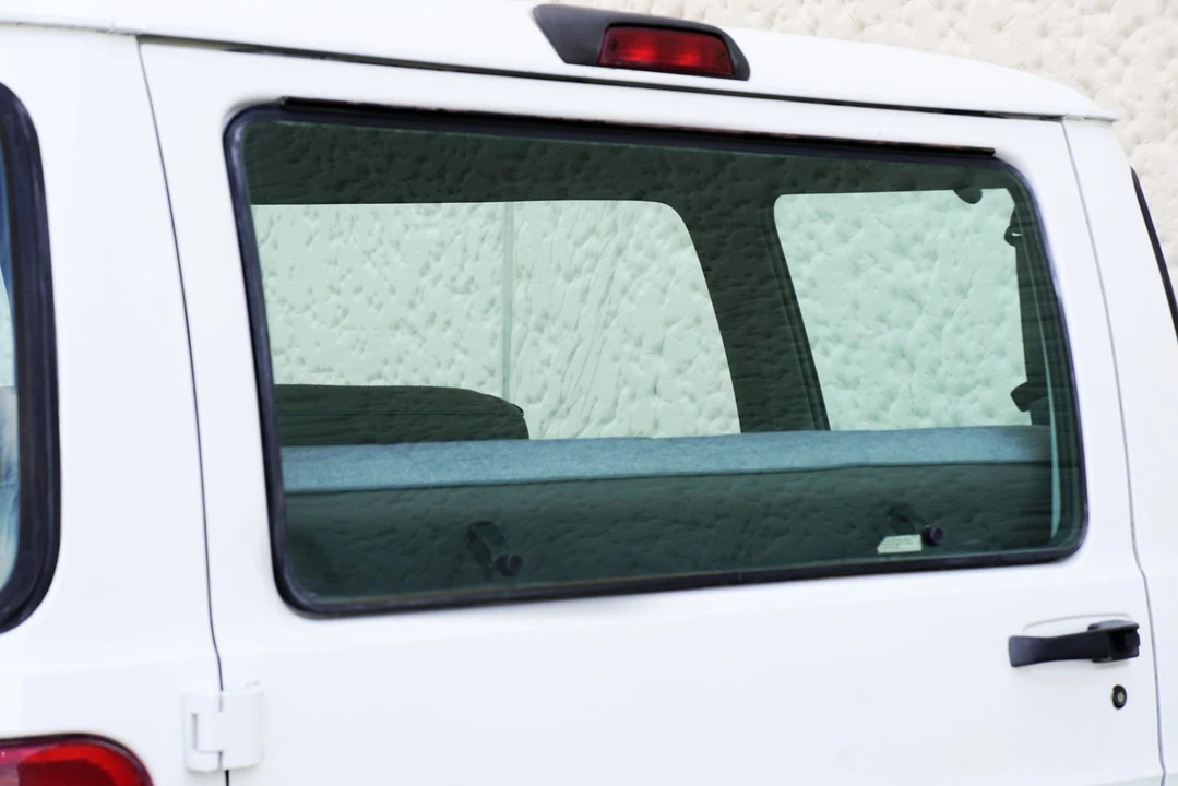 1997 Dodge Ram Van - Image 24 of 31