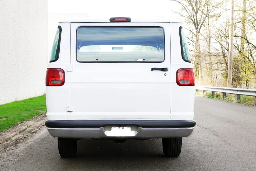 1997 Dodge Ram Van - Image 7 of 31