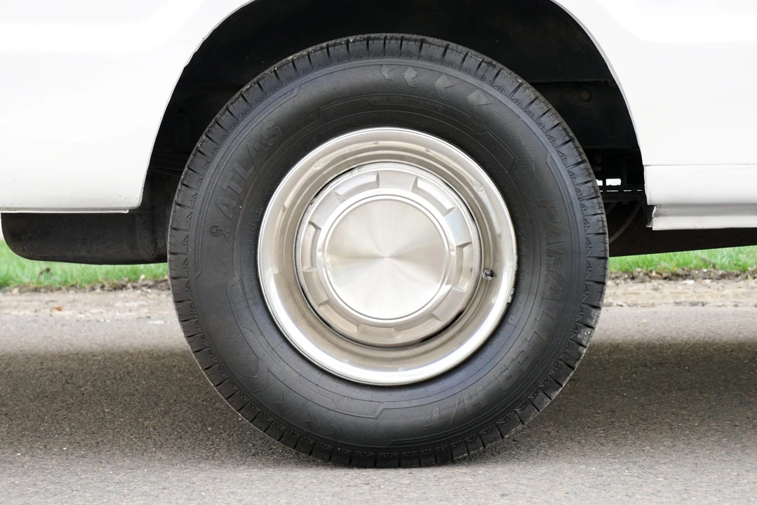 1997 Dodge Ram Van - Image 30 of 31