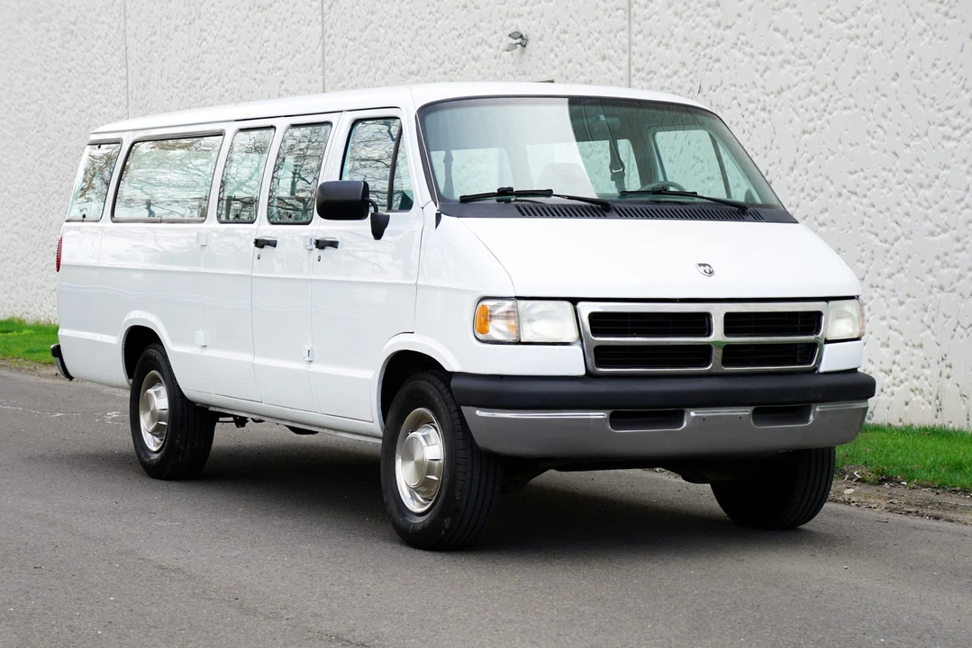 1997 Dodge Ram Van - Image 2 of 31