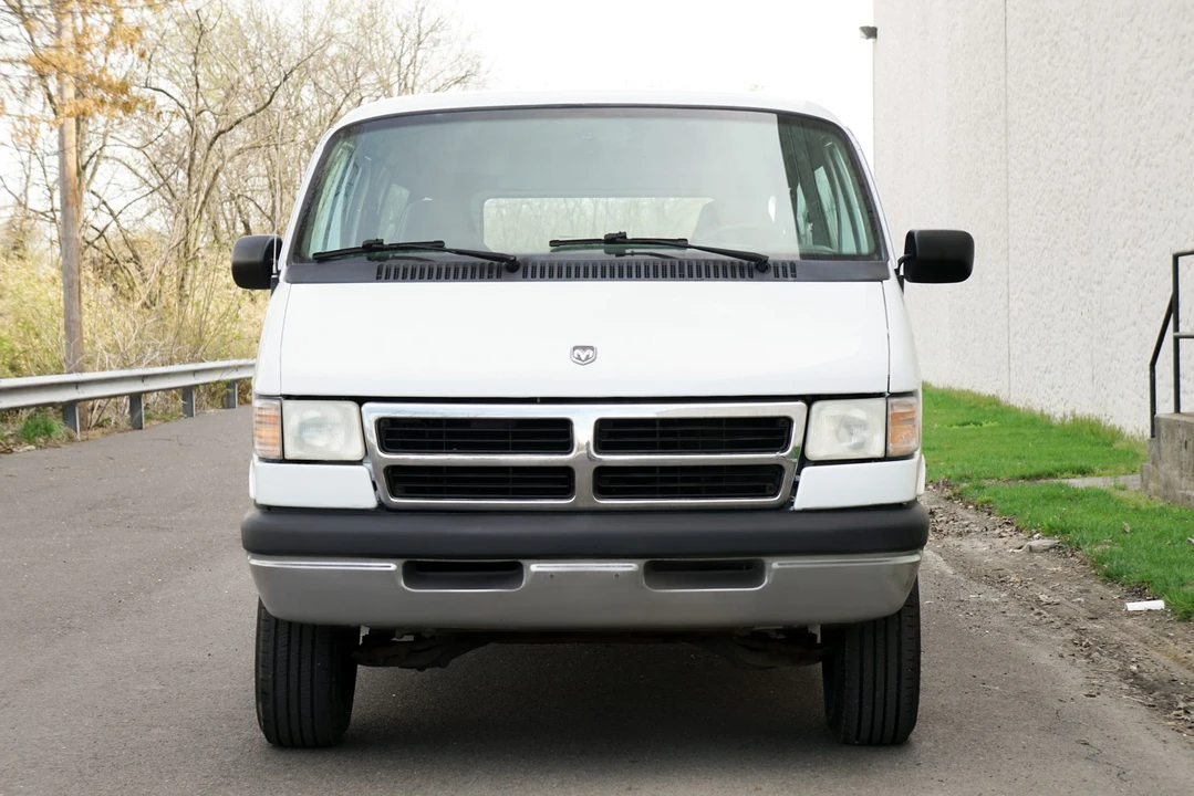 1997 Dodge Ram Van - Image 3 of 31