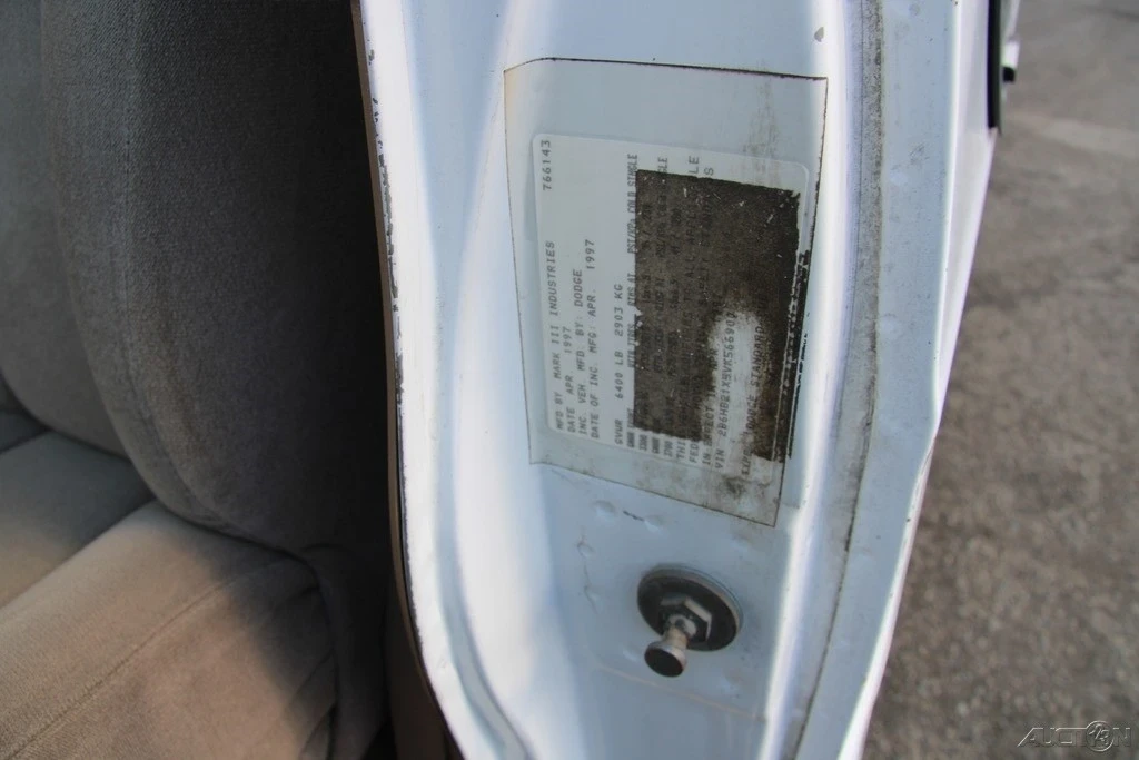 1997 Dodge Ram Van - Image 10 of 21