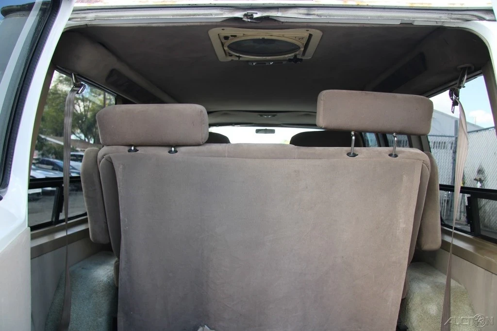 1997 Dodge Ram Van - Image 18 of 21
