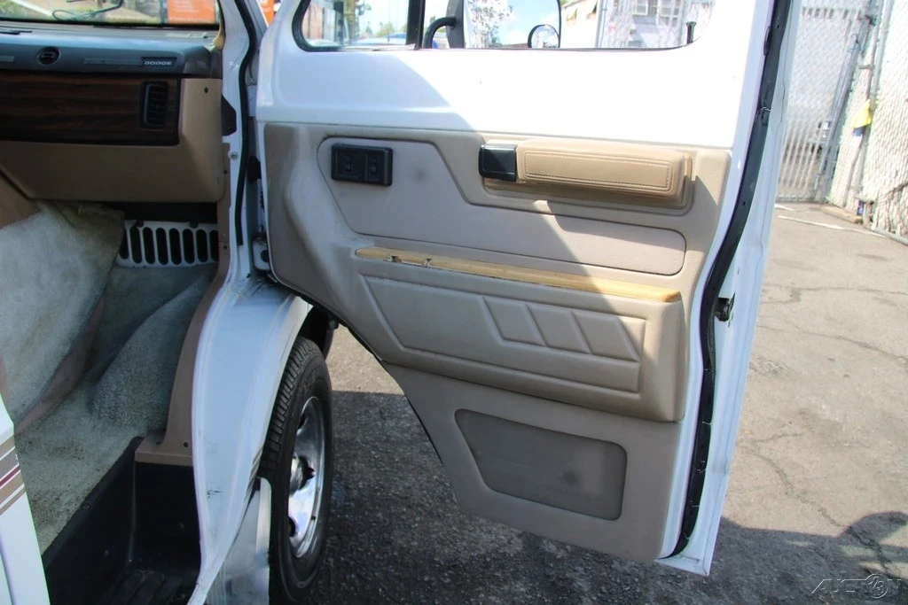 1997 Dodge Ram Van - Image 21 of 21