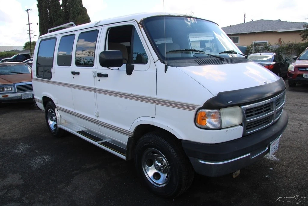 1997 Dodge Ram Van - Image 8 of 21